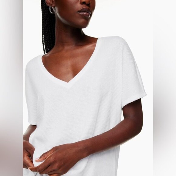 BNWT Babaton Berry T-Shirt - Picture 3 of 11